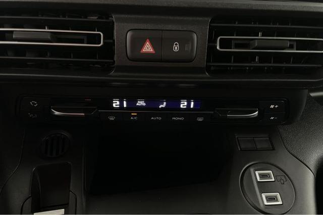 Fiat Doblò Doblo Panorama 1.5 HDi *LED*SHZ*PDC*SpurHa*Klima* 