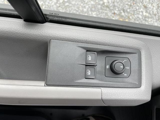 Volkswagen Crafter Pritschenwagen Pritsche 35 DOKA L4 FWD 2.0 TDI 103kW (140 PS) 6-Gang-Schaltgetriebe 