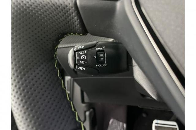 Peugeot 2008 GT 1.2 Hybrid 145 107kW (145 PS) e-DCS6 