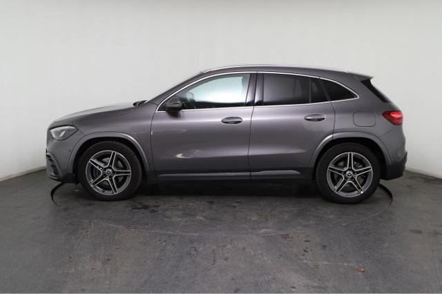 Mercedes-Benz GLA AMG Line GLA-Klasse 220 d 4MATIC *PANO*AHK*NAVI*LED*SHZ*PDC* 
