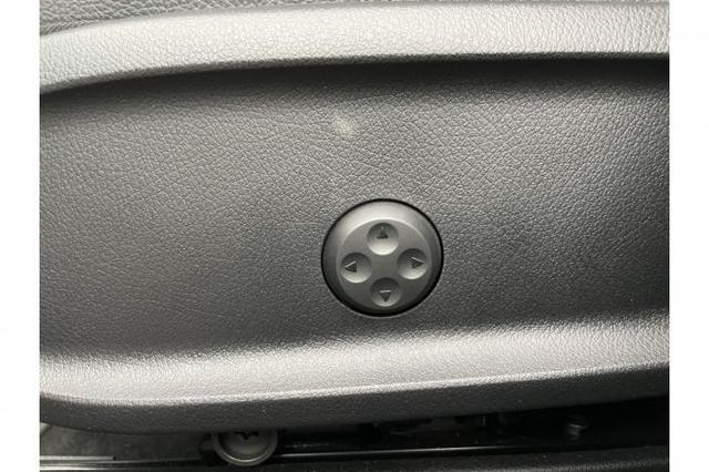 Mercedes-Benz GLA AMG Line GLA-Klasse 220 d 4MATIC *PANO*AHK*NAVI*LED*SHZ*PDC* 