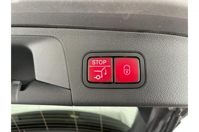 Mercedes-Benz GLA AMG Line GLA-Klasse 220 d 4MATIC *PANO*AHK*NAVI*LED*SHZ*PDC* 