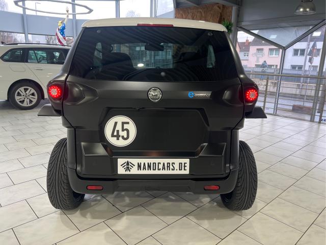 Aixam / e´Scouty Mega / Weiß / / / Kamera 