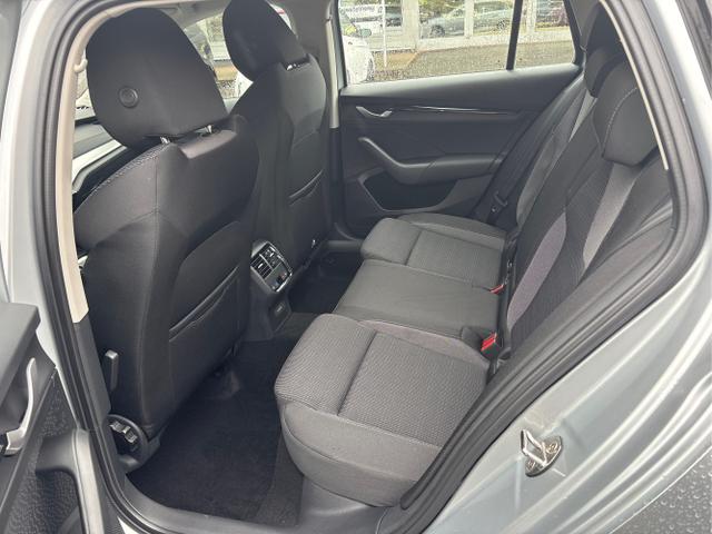 Skoda / Octavia Combi / Silber / Selection / / 