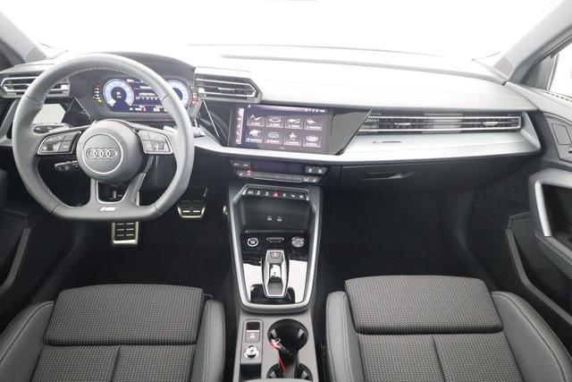 Audi A3 Sportback 35 TFSI S line S-Tronic S-LINE, Pano, Teilleder, Kamera, ACC, Sitzheizung, 4-J Garantie 