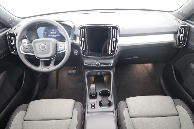 Volvo XC40 Core 2WD B3 Mild-Hybrid Core, Navi, LED, Winter, Kamera, el. Klappe 