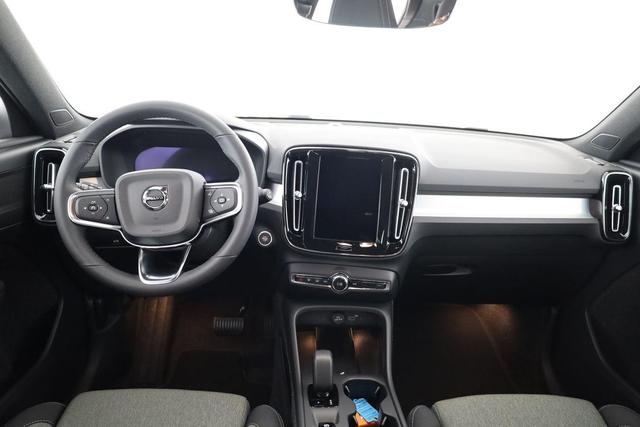 Volvo XC40 Core 2WD B3 Mild-Hybrid Core, Navi, LED, Winter, Kamera, el. Klappe 