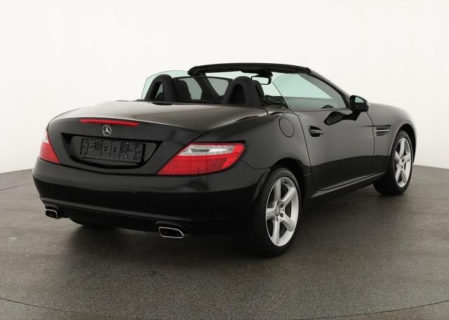 Mercedes-Benz SLK-Klasse SLK 200 BlueEfficiency (172.448) Roadster, Leder, Navi, Xenon, 1. Hand, Winter 