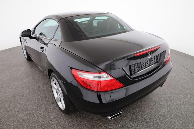 Mercedes-Benz SLK-Klasse SLK 200 BlueEfficiency (172.448) Roadster, Leder, Navi, Xenon, 1. Hand, Winter 