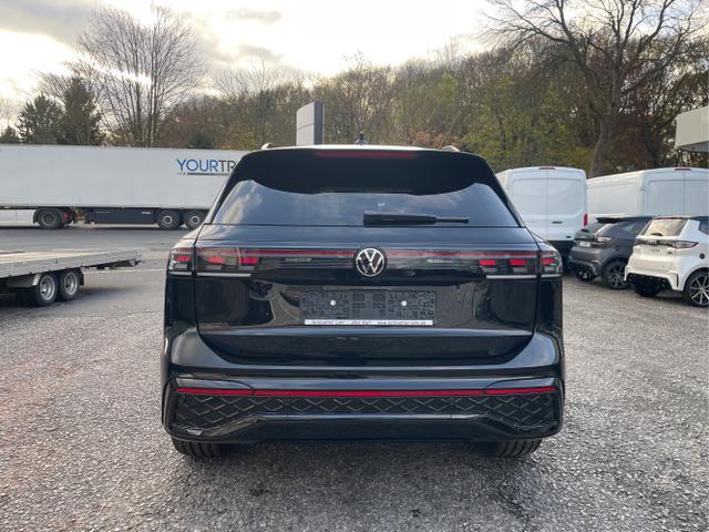 Volkswagen / Tiguan / Schwarz / / / 