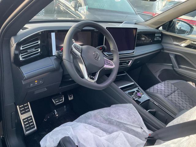 Volkswagen Tiguan 2.0 TSI 195 kW 4Motion R-Line DSG 4M Black, Pano, AHK, IQ.Light, AreaView, 20-Zoll, Navi 