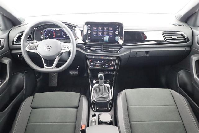 Volkswagen T-Roc Style 1.5 TSI DSG Black Style, AHK, IQ.Light, 19-Zoll, easyOpen, Navi 