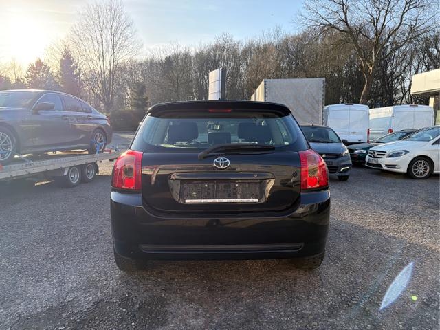 Toyota / Corolla / Schwarz / / / 