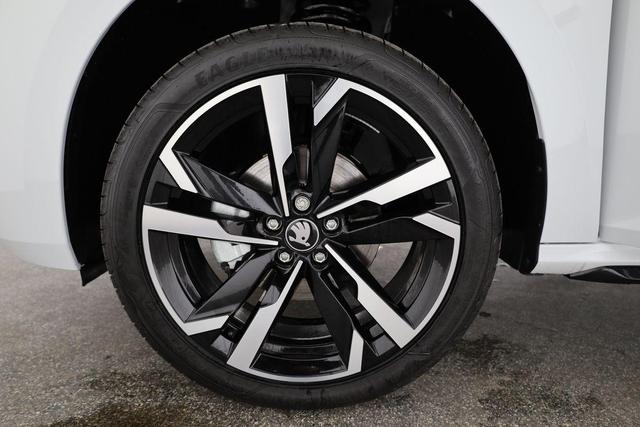 Skoda Kamiq Monte Carlo 1.5 TSI Carlo, Pano, Matrix, Navi, Kamera, Winter, 5 J.-Garantie 