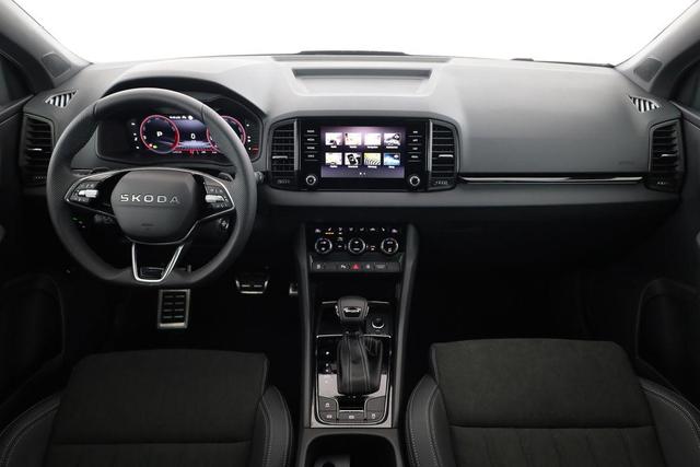 Skoda Karoq Sportline 1.5 TSI DSG Sportline, AHK, Navi, Matrix, Side, el. Klappe, Winter, 5 J.-Garantie, 19-Zoll 