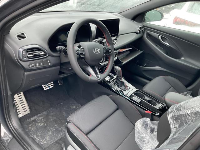 Hyundai i30 N Line 1.5 T-GDI DCT Fastback N-LINE, Navi, 18-Zoll, Kamera, LED, Winter 