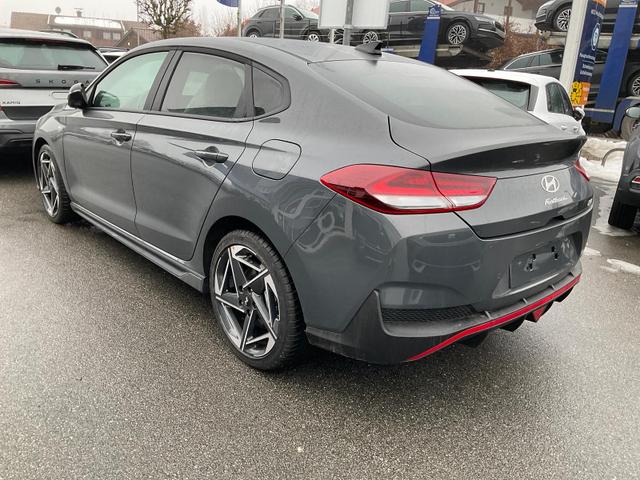 Hyundai i30 N Line 1.5 T-GDI DCT Fastback N-LINE, Navi, 18-Zoll, Kamera, LED, Winter 