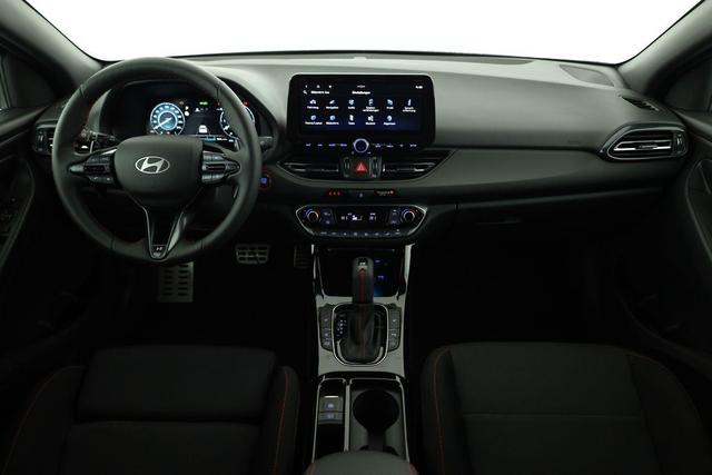 Hyundai i30 N Line 1.5 T-GDI DCT Fastback N-LINE, Navi, 18-Zoll, Kamera, LED, Winter 