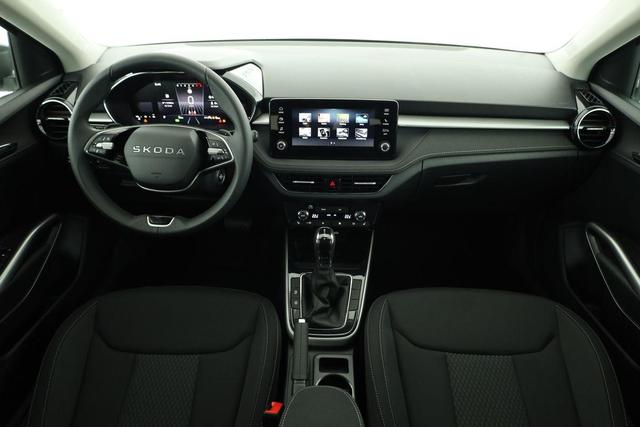 Skoda Fabia Selection 1.0 TSI DSG Selection, 15-Zoll schwarz, Winter, Ladeboden 