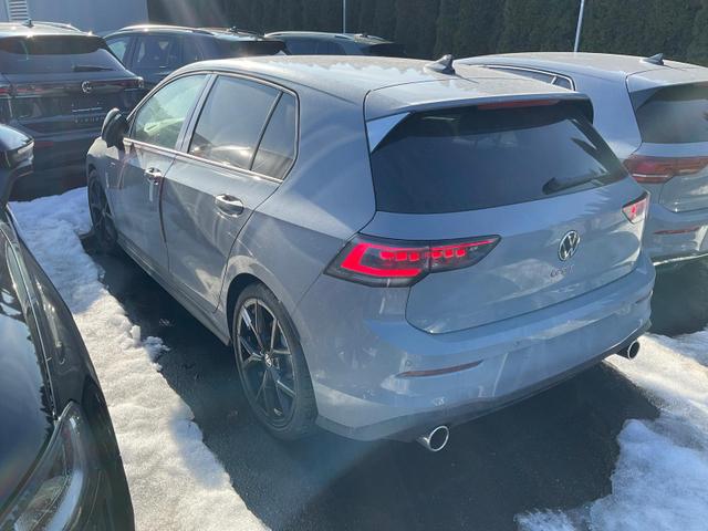 Volkswagen Golf 2.0 TSI 195 kW GTI VIII DSG Black Style, Pano, Navi, Side, Matrix, AreaView, Winter, 19-Zoll 