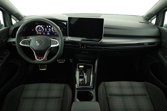 Volkswagen Golf 2.0 TSI 195 kW GTI VIII DSG Black Style, Pano, Navi, Side, Matrix, AreaView, Winter, 19-Zoll 
