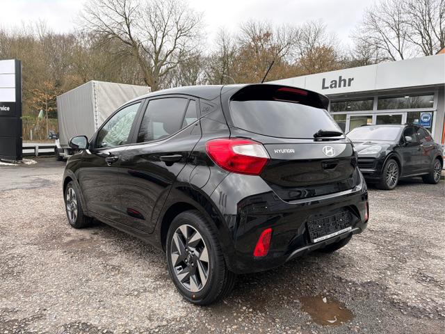 Hyundai / i10 / Schwarz / / / 