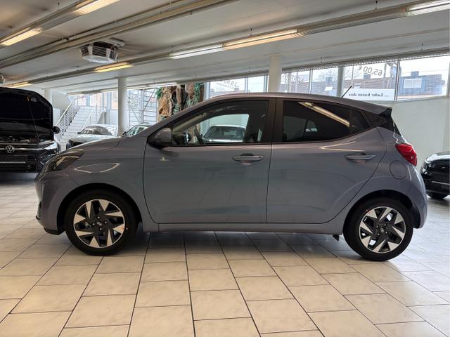 Hyundai / i10 / Blau / / / 