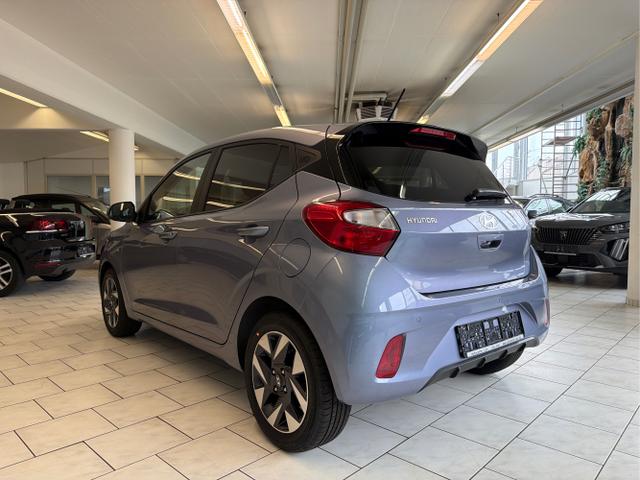 Hyundai / i10 / Blau / / / 