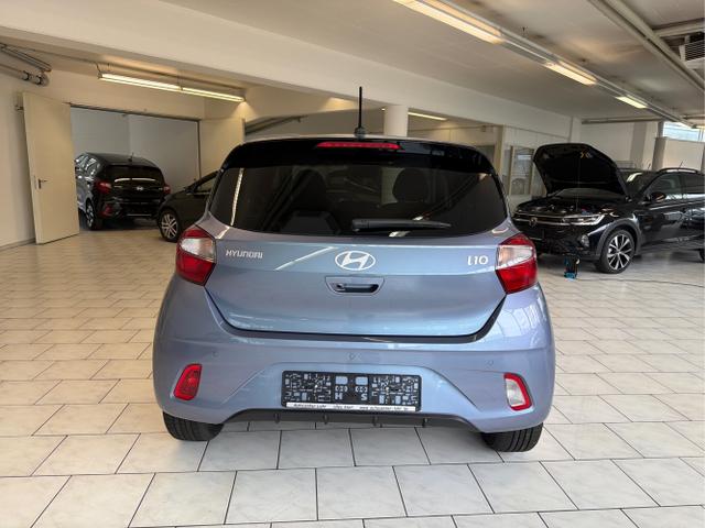 Hyundai / i10 / Blau / / / 
