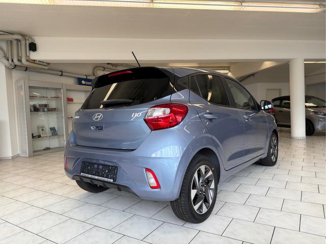 Hyundai / i10 / Blau / / / 