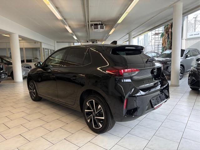 Opel / Corsa / Schwarz / / / 