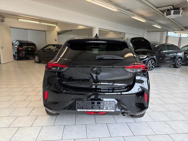 Opel / Corsa / Schwarz / / / 