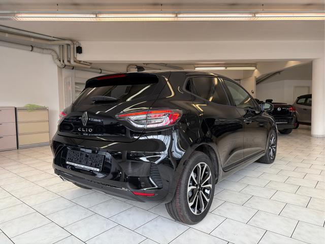 Renault / Clio / Schwarz / / / 