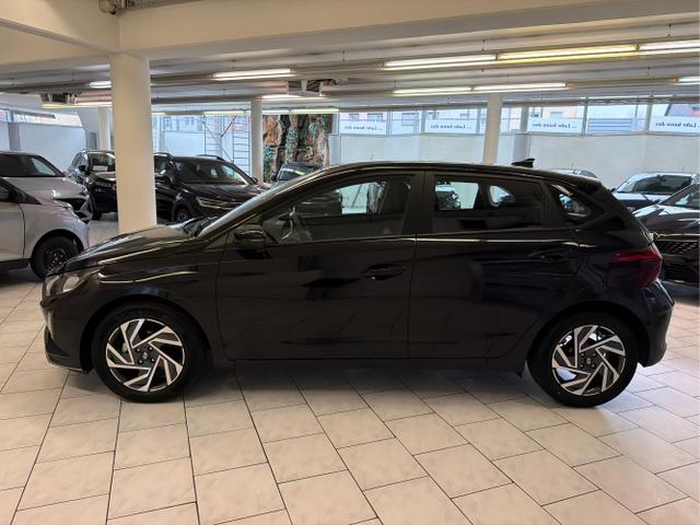 Hyundai / i20 / Schwarz / / / 