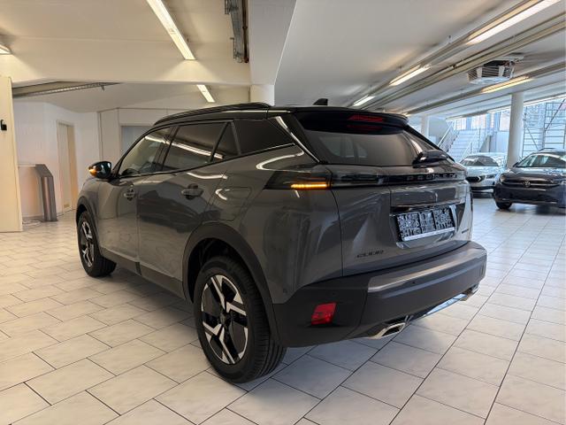 Peugeot / 2008 / Schwarz / / / 