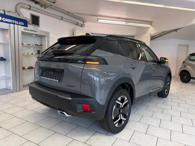 Peugeot / 2008 / Schwarz / / / 