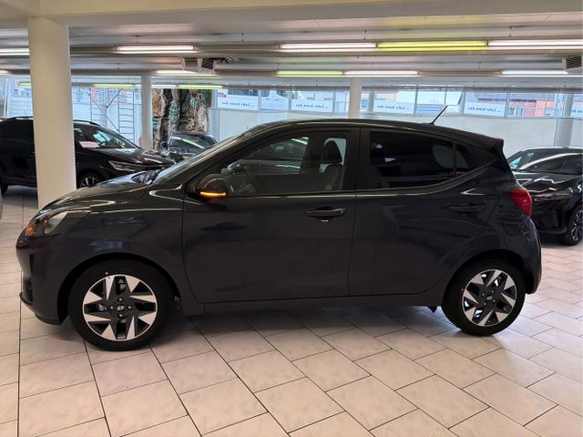 Hyundai / i10 / Grau / / / 