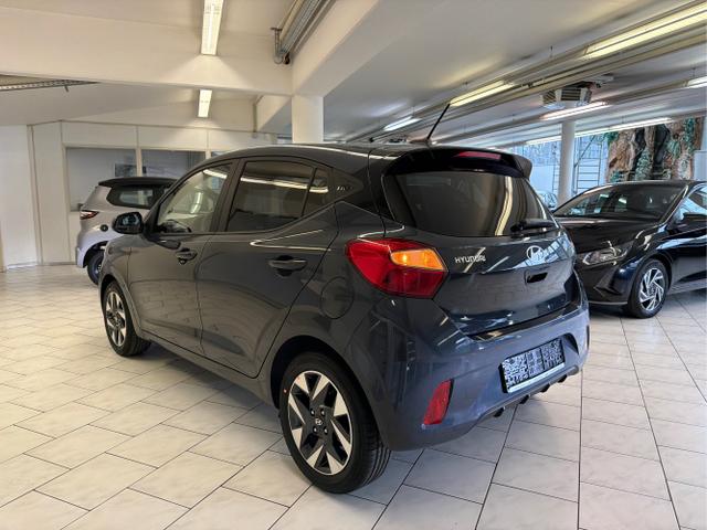 Hyundai / i10 / Grau / / / 