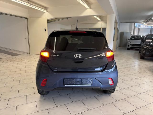 Hyundai / i10 / Grau / / / 