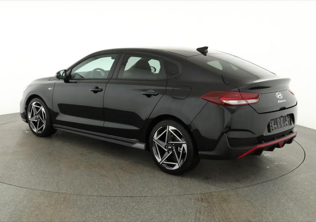 Hyundai i30 N Line 1.5 T-GDI DCT Fastback N-LINE, Navi, 18-Zoll, Kamera, LED, Winter 