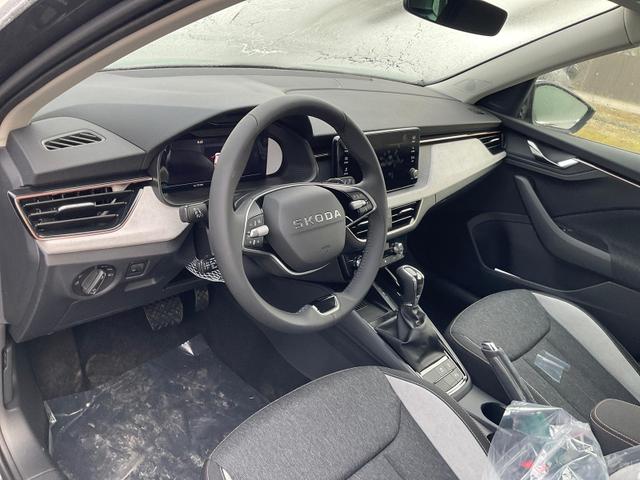 Skoda Kamiq Selection 1.0 TSI DSG 130 Jahre, LED, Side, ACC, Kamera, el. Klappe, Winter, 17-Zoll 