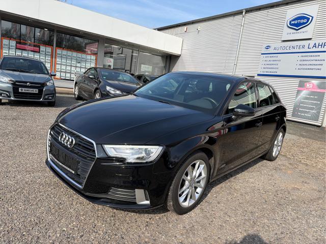Audi / A3 Sportback / Schwarz / / / 