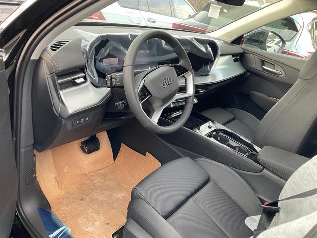 Audi Q3 TFSI quattro 150 kW quattro, AHK, Navi, AreaView, Side, Sound, Winter, 18-Zoll 