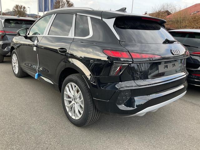 Audi Q3 TFSI quattro 150 kW quattro, AHK, Navi, AreaView, Side, Sound, Winter, 18-Zoll 