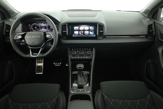 Skoda Karoq Sportline 1.5 TSI DSG Sportline, Pano, AHK, Navi, CANTON, Matrix, AreaView, Side, FS-beheizbar, 19-Zoll 