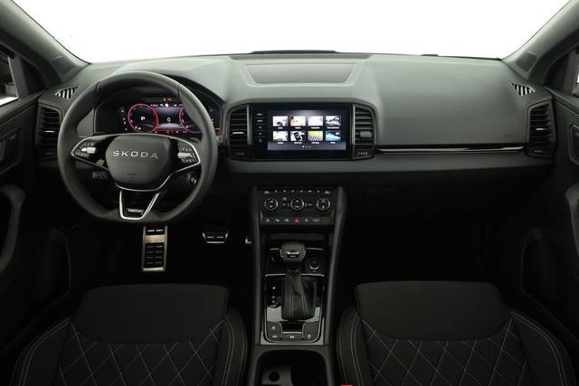 Skoda Karoq Sportline 4x4 2.0 TDI DSG Sportline, Pano, AHK, Navi, Matrix, AreaView, Side, Kamera, el. Klappe, FS-beheizbar, Winter 