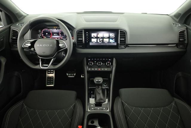 Skoda Karoq Sportline 1.5 TSI DSG Sportline, AHK, Navi, CANTON, Matrix, AreaView, Side, Kamera, el. Klappe, FS-beheizbar 