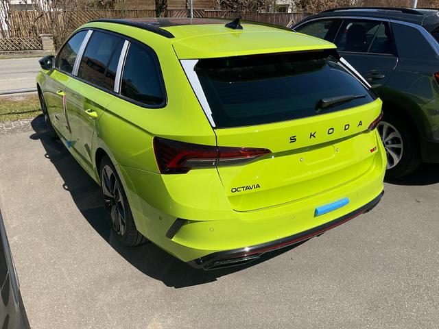 Skoda Octavia Combi 2.0 TSI 195 kW RS DSG, Pano, Standheizung, AHK, Navi, Matrix, Canton, Side, Winter, 5 J.-Garantie 