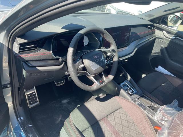 Skoda Octavia Combi 2.0 TSI 195 kW RS DSG, Pano, AHK, Navi, Matrix, Side, Winter, 5 J.-Garantie 