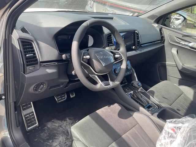 Skoda Karoq Sportline 1.5 TSI DSG Sportline, Pano, AHK, Navi, Matrix, Side, Winter, 5 J.-Garantie 